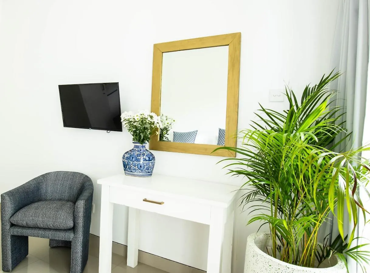 The London Residences Boutique Hotel Canggu  3*, Canggu (Bali)